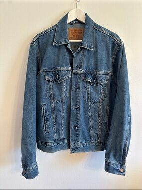 VINTAGE Levi’s oversized trucker jacket